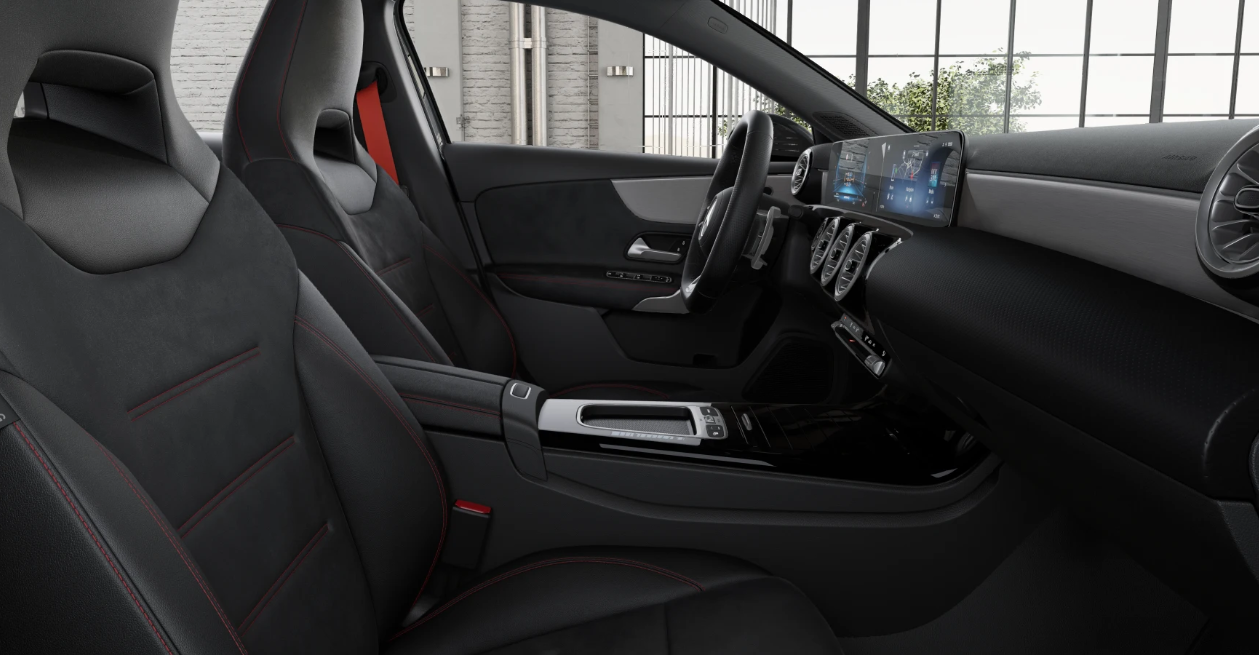 MERCEDES-BENZ CLASSE A 35 AMG 4MATIC 306CV NOLEGGIO A LUNGO TERMINE
