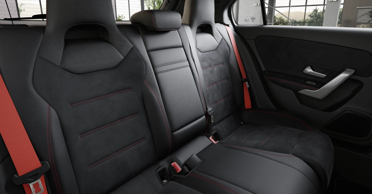 MERCEDES-BENZ CLASSE A 35 AMG 4MATIC 306CV NOLEGGIO A LUNGO TERMINE