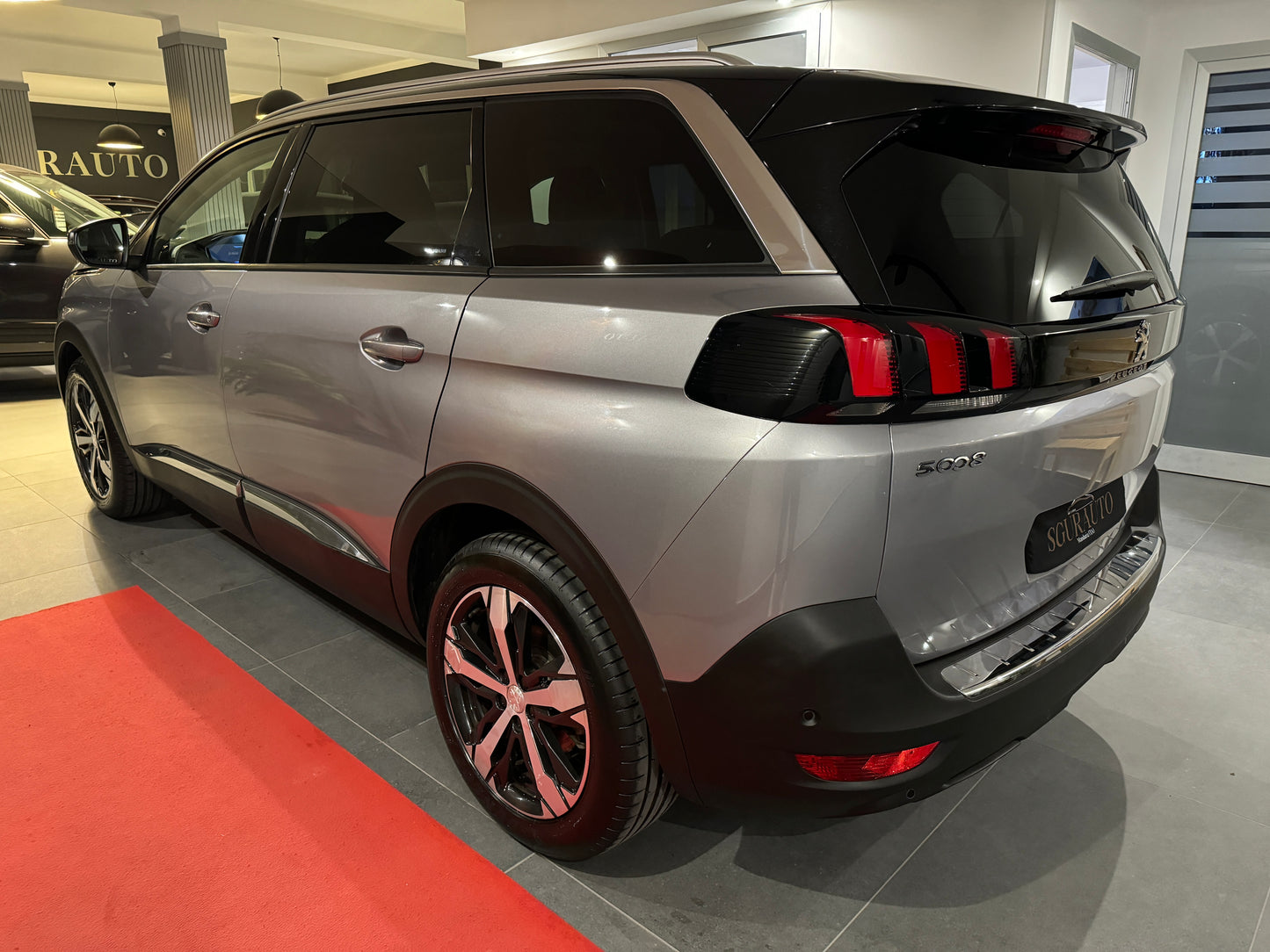 Peugeot 5008 1.5 bluehdi 130cv eat8 7 posti allure 2020