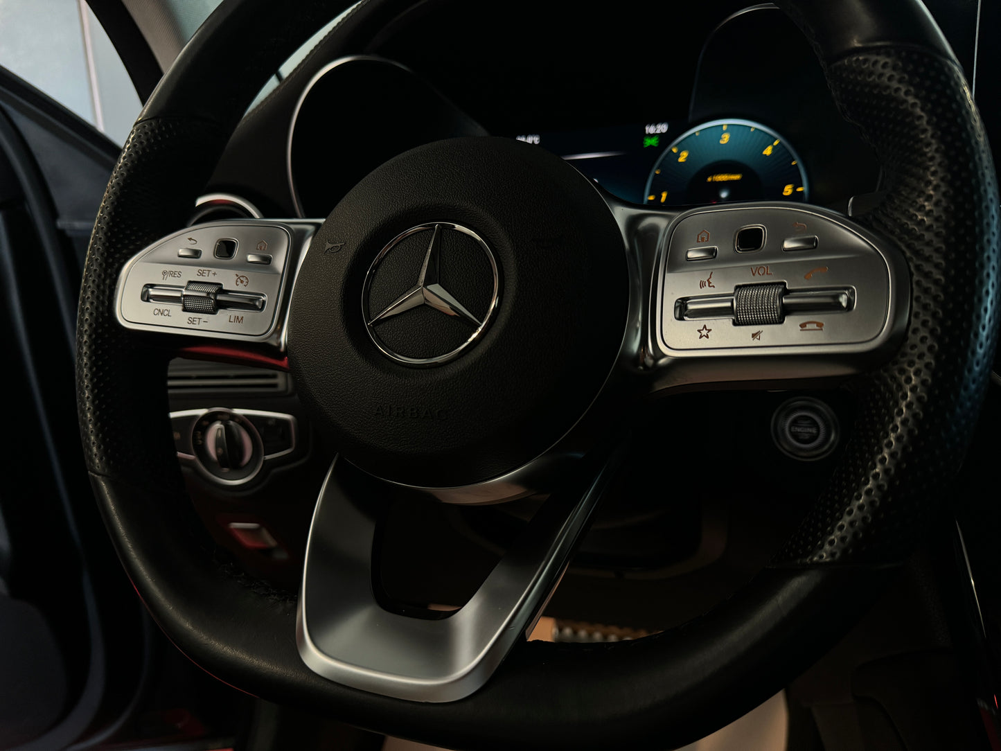 MERCEDES-BENZ GLC 220D PREMIUM PLUS AMG 2022
