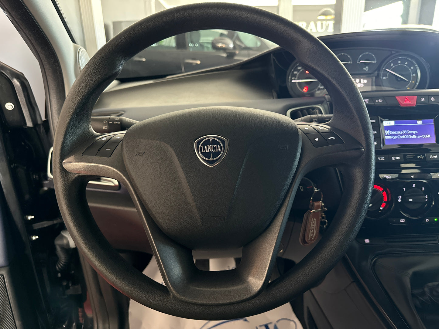 Lancia ypsilon 1.0 firefly 70cv hybrid oro 2024