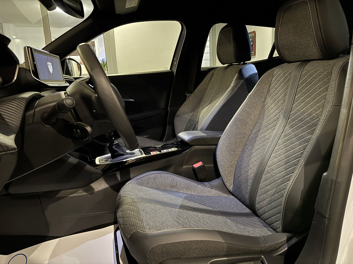Peugeot 2008 1.2 Puretech Allure 2025