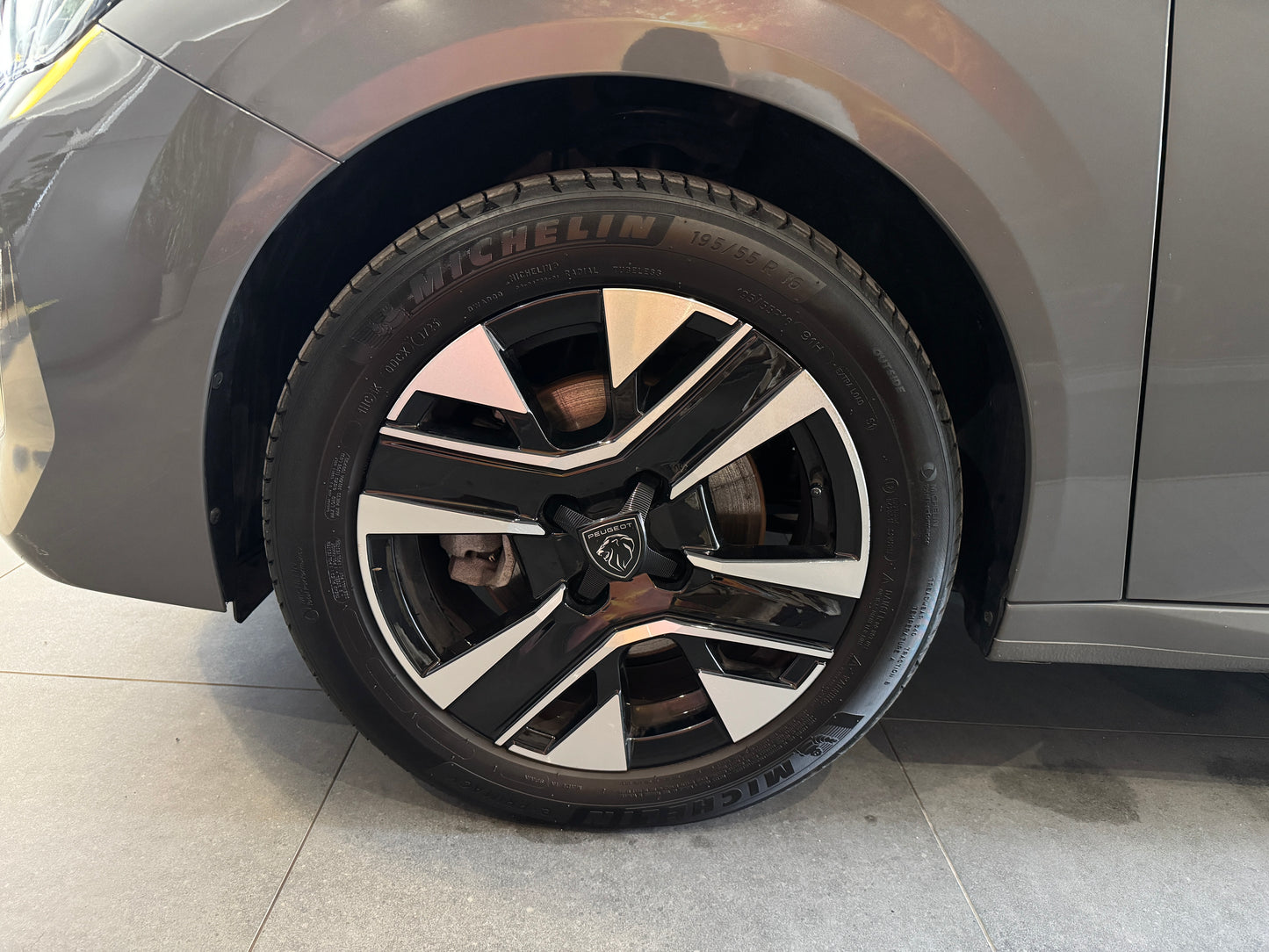 Peugeot 208 1.2 Puretech Allure 2025