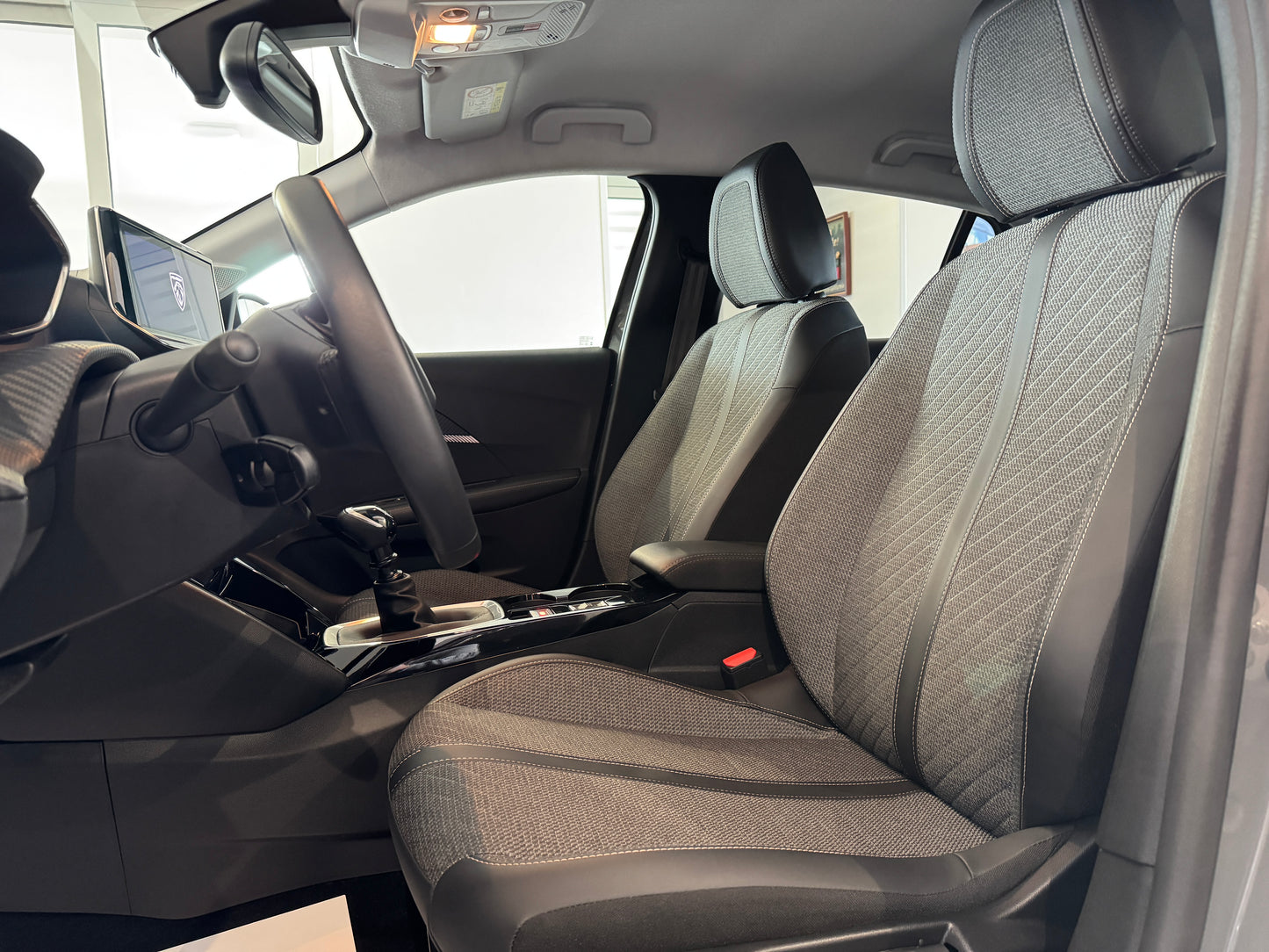 Peugeot 208 1.2 Puretech Allure 2025