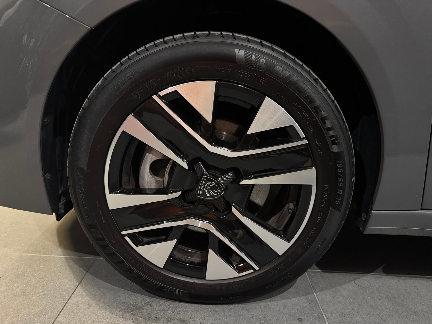 Peugeot 208 1.2 Puretech Allure 2025