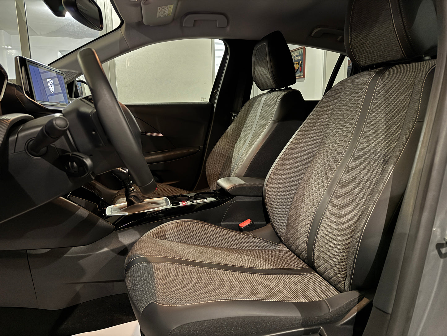 Peugeot 208 1.2 Puretech Allure 2025