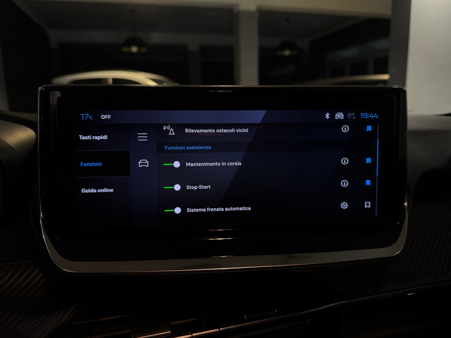 Peugeot 208 1.2 Puretech Allure 2025