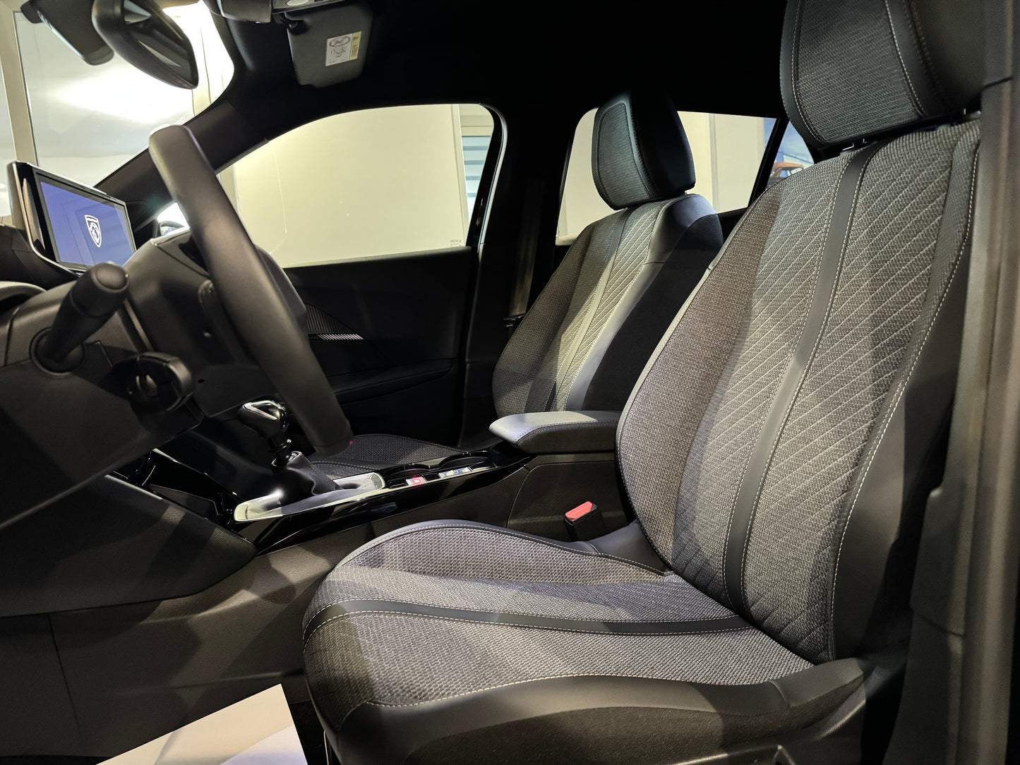 Peugeot 2008 1.2 Puretech Allure 2025