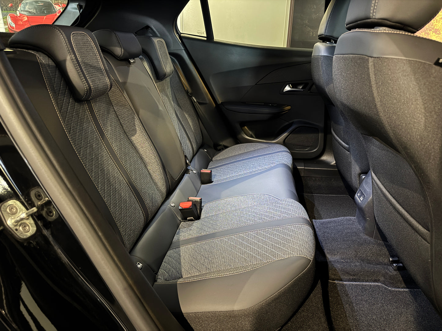 Peugeot 2008 1.2 Puretech Allure 2025