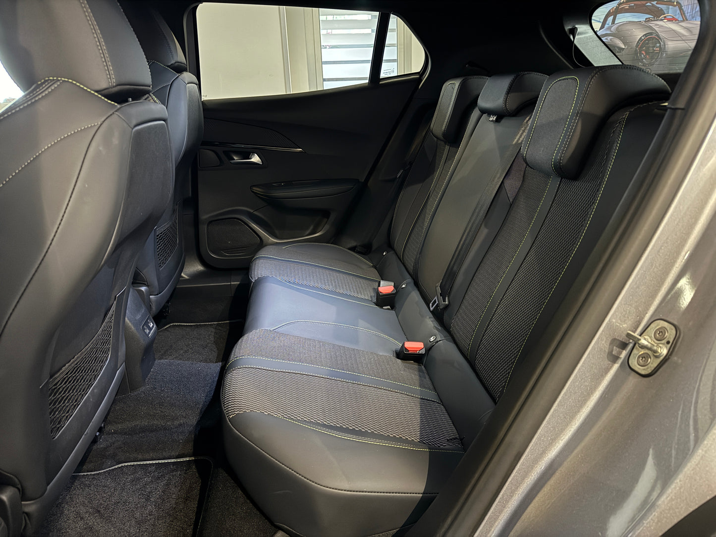 Peugeot 2008 1.2 Hybrid 145cv E-Dcs6 Gt 2025