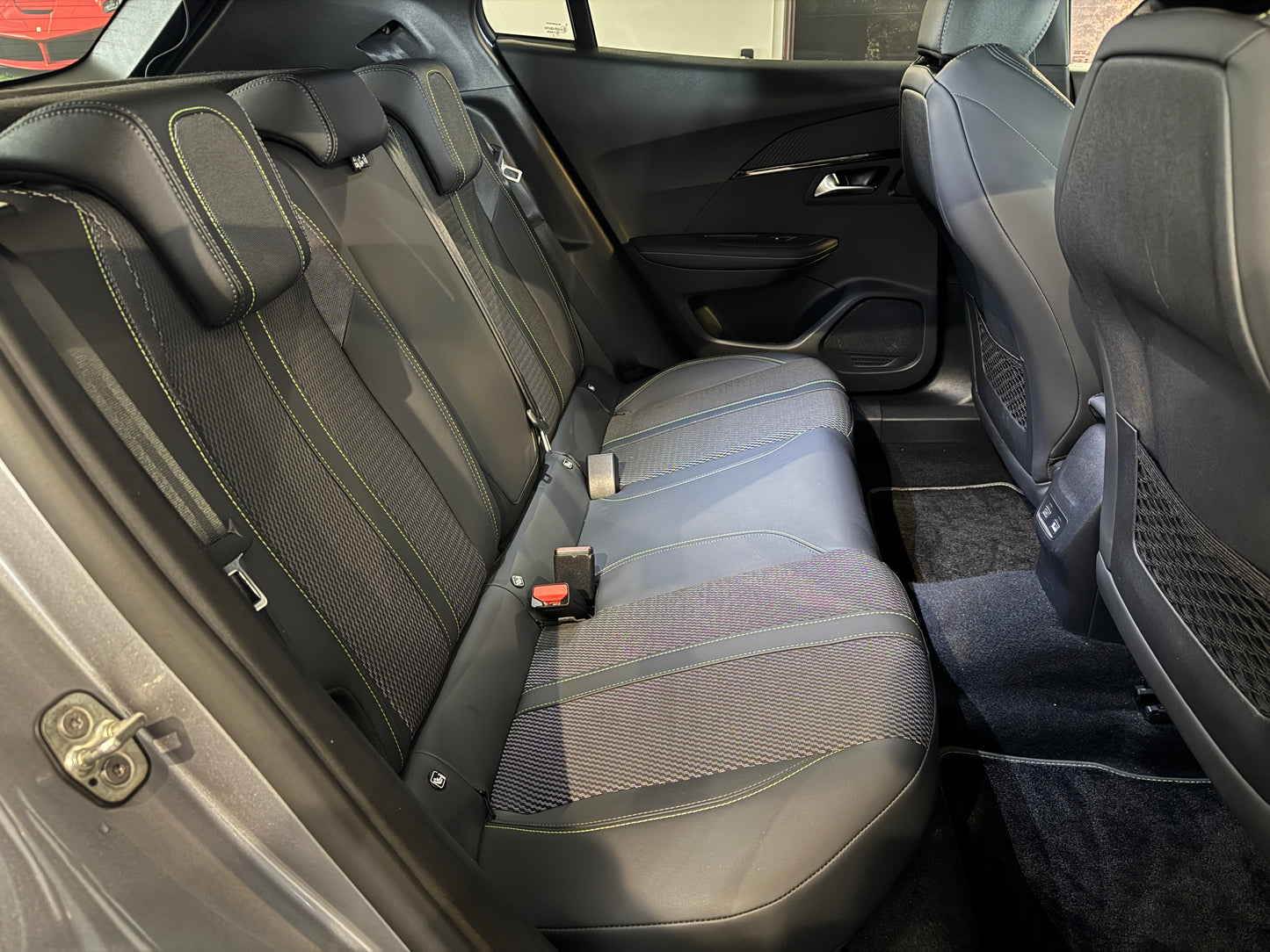 Peugeot 2008 1.2 Hybrid 145cv E-Dcs6 Gt 2025