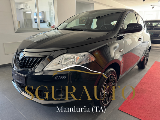Lancia ypsilon 1.0 firefly 70cv hybrid oro 2024