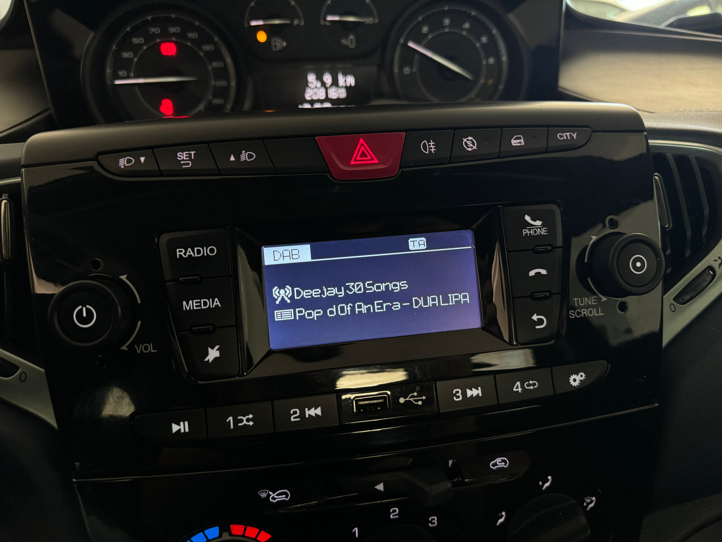 Lancia ypsilon 1.0 firefly 70cv hybrid oro 2024