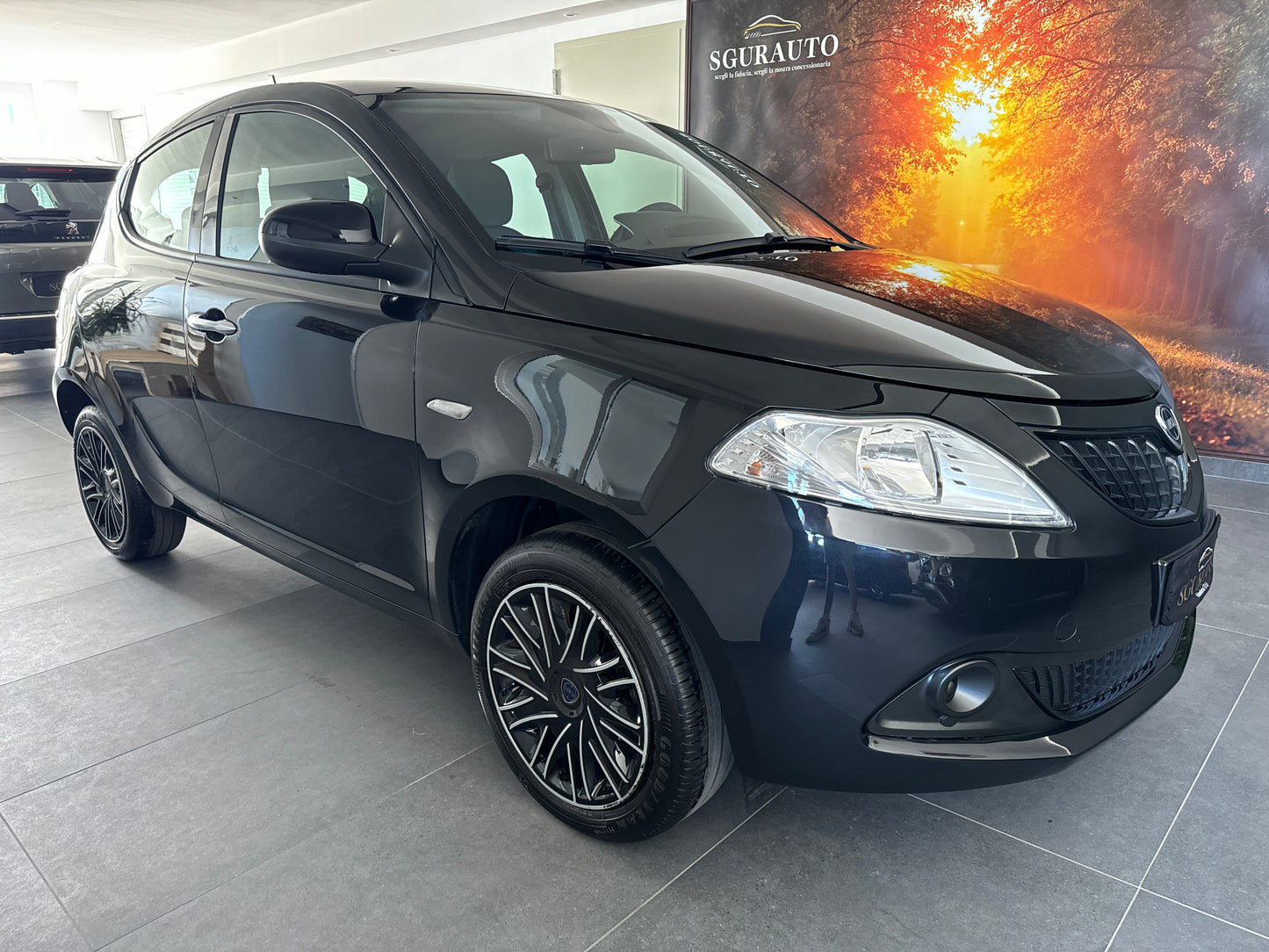 Lancia ypsilon 1.0 firefly 70cv hybrid oro 2024