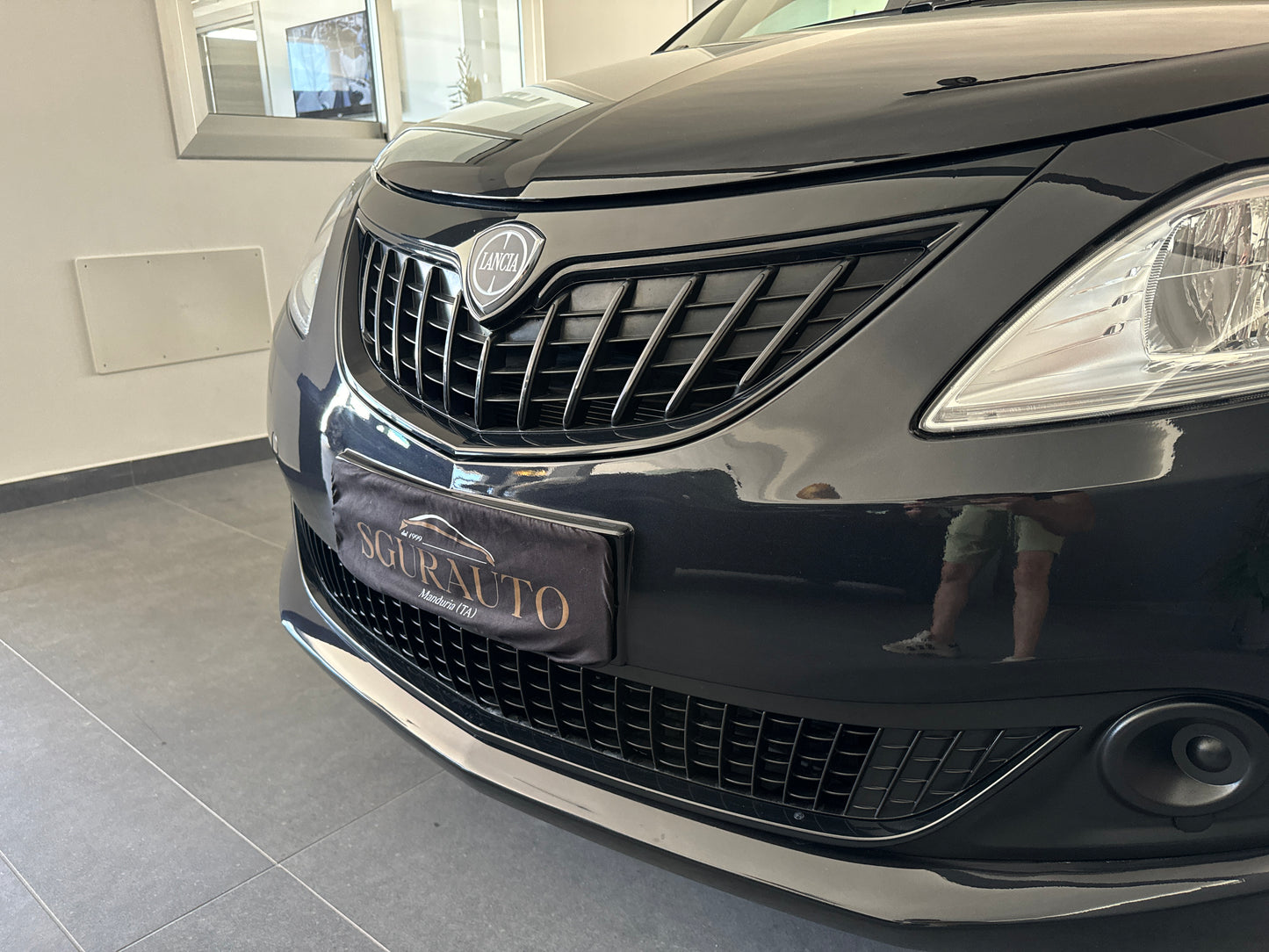 Lancia ypsilon 1.0 firefly 70cv hybrid oro 2024